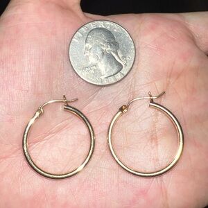 14kt real Gold Hoop Earrings. Stamps on them